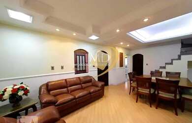 Imagem: A casa possui 2 Dormitórios, 2 Banheiros, 2 Vagas na garagem