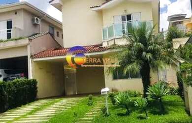 Imagem: A casa em condomínio possui 4 Dormitórios, 3 Banheiros, 4