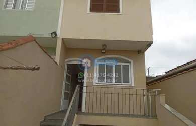 Imagem: A casa possui 3 Dormitórios, 3 Banheiros, 2 Vagas na garagem