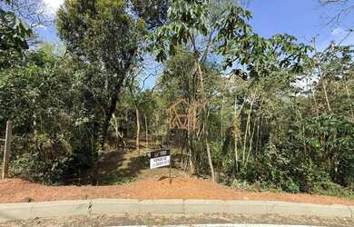 Imagem: O terreno possui 1.353m² de Área e está localizado em Mirante