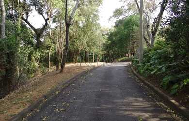 Imagem: O terreno possui 2.020m² de Área e está localizado em Parque