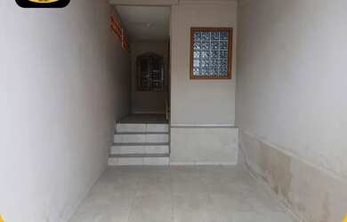 Imagem: A casa possui 2 Dormitórios, 2 Banheiros, 1 Vaga na garagem