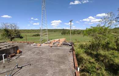 Imagem: O terreno possui 5.000m² de Área e está localizado em Veloso