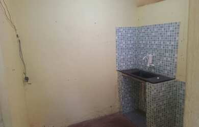 Imagem 7: Alugo casa kitinet. Varanda, 1 Banheiroe1 Dormitório