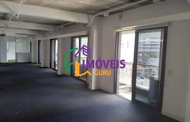 Imagem: O depósito possui 5 Vagas na garagem, 420m² de Área e está