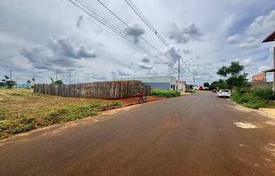 Imagem: O terreno possui 240m² de Área e está localizado em Jardim