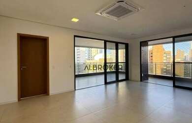 Imagem: O apartamento possui 4 Dormitórios, 5 Banheiros, 4 Vagas na