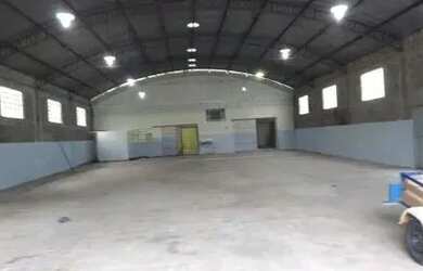 Imagem: O depósito possui 4 Vagas na garagem, 770m² de Área e está