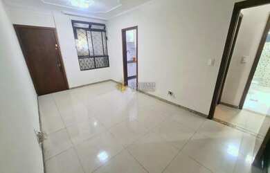 Imagem: O apartamento possui 3 Dormitórios, 1 Banheiro, 1 Vaga na garagem