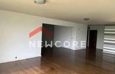 Imagem: O apartamento possui 4 Dormitórios, 3 Banheiros, 2 Vagas na