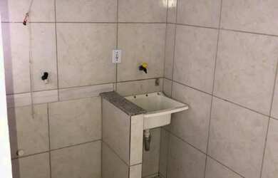 Imagem: A casa possui 1 Dormitório, 1 Banheiro e está localizado