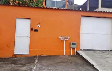 Imagem: A casa possui 3 Dormitórios, 2 Banheiros, 100m² de Área e