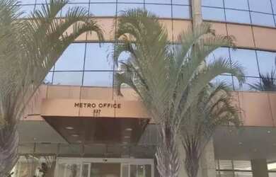 Imagem: O depósito possui 5 Vagas na garagem, 296m² de Área e está