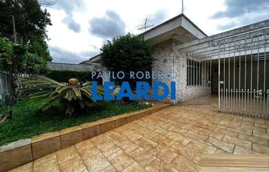 Imagem: A casa possui 3 Dormitórios, 4 Banheiros, 4 Vagas na garagem