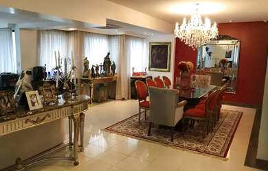 Imagem: O apartamento possui 4 Dormitórios, 5 Banheiros, 5 Vagas na