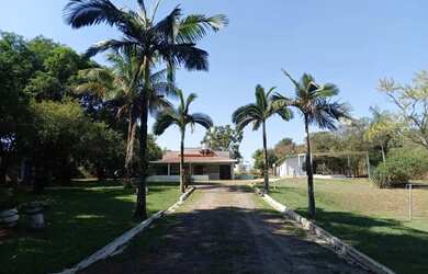 Imagem: A fazenda possui 420m² de Área e está localizado em Floresta