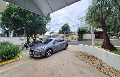 Imagem: O depósito possui 4 Vagas na garagem, 252m² de Área e Imóvel