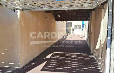 Imagem: A casa possui 2 Dormitórios, 1 Banheiro, 3 Vagas na garagem