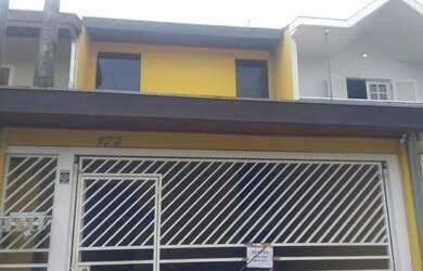 Imagem: A casa possui 1 Dormitório, 2 Banheiros, 2 Vagas na garagem