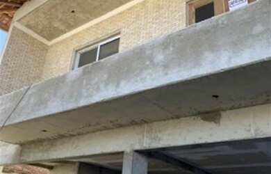 Imagem: A casa possui 2 Dormitórios, 1 Banheiro, 1 Vaga na garagem