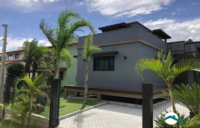 Imagem: A casa possui 2 Dormitórios, 2 Banheiros, 2 Vagas na garagem