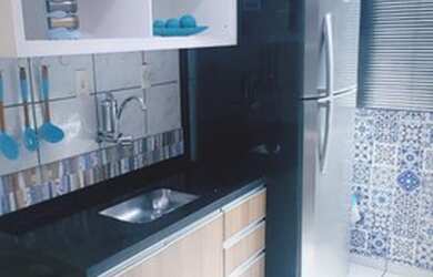 Imagem: O apartamento possui 2 Dormitórios, 1 Banheiro, 1 Vaga na garagem