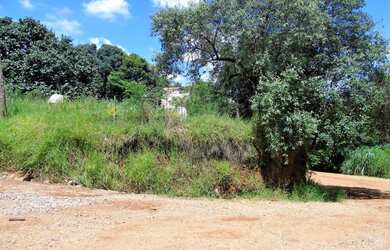 Imagem: O terreno possui 700m² de Área e está localizado em Jardim