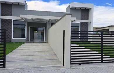 Imagem: A casa possui 3 Dormitórios, 1 Banheiro, 102.000m² de Área