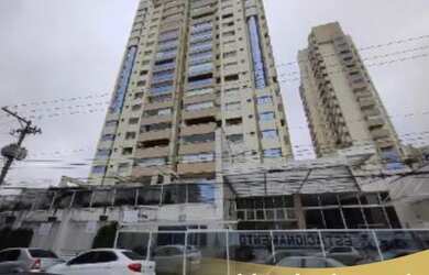 Imagem: O apartamento possui 3 Dormitórios, 1 Banheiro, 2 Vagas na