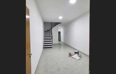 Imagem: A casa possui 2 Dormitórios, 3 Banheiros, 2 Vagas na garagem