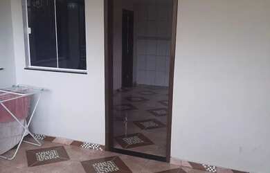 Imagem: A casa possui 2 Dormitórios, 1 Banheiro e está localizado