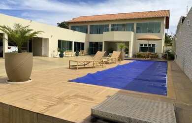 Imagem: A casa em condomínio possui 5 Dormitórios, 5 Banheiros, 3