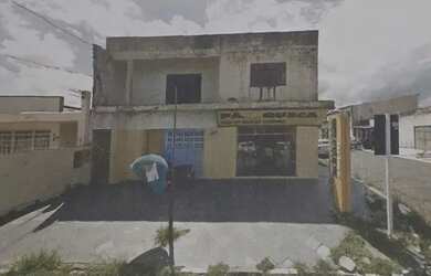 Imagem: A casa possui 3 Dormitórios, 2 Banheiros, 1 Vaga na garagem