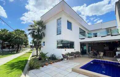 Imagem: A casa em condomínio possui 5 Dormitórios, 3 Banheiros, 2