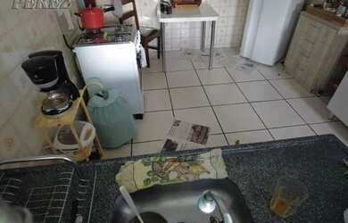 Imagem: A casa possui 3 Dormitórios, 1 Banheiro, 140m² de Área e