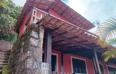 Imagem: A casa possui 4 Dormitórios, 4 Banheiros, 190m² de Área e