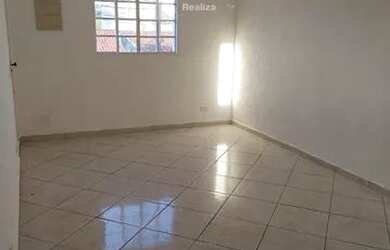 Imagem: O apartamento possui 3 Dormitórios, 1 Banheiro, 1 Vaga na garagem