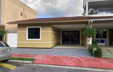 Imagem: A casa em condomínio possui 2 Dormitórios, 3 Banheiros, 2