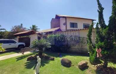 Imagem: A casa em condomínio possui 5 Dormitórios, 5 Banheiros, 3