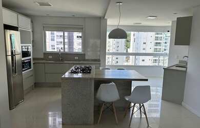 Imagem: O apartamento possui 3 Dormitórios, 4 Banheiros, 2 Vagas na