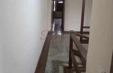 Imagem: A casa possui 3 Dormitórios, 5 Banheiros, 2 Vagas na garagem