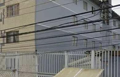 Imagem: O apartamento possui 3 Dormitórios, 1 Banheiro, 1 Vaga na garagem