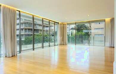 Imagem 6: 570m² 4 Suítes 4 Vagas. Piscina, Varanda, Guarda roupae570m² de Área