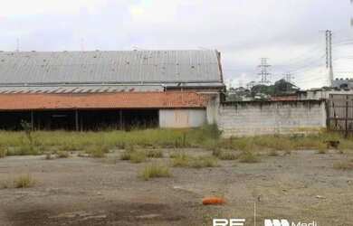 Imagem: O depósito possui 5 Vagas na garagem, 6.714m² de Área e