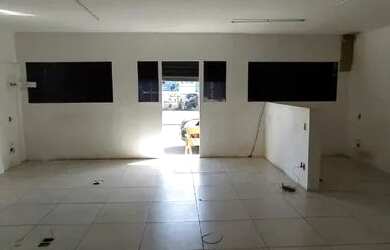 Imagem 16: Madureira Loja Frente Pça Lavradores lado UPA Intendente Magalhães