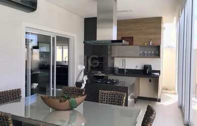 Imagem 13: Casa Swiss Park. Piscina, Churrasqueira, Guarda roupae319m² de Área