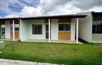 Imagem: A casa possui 2 Dormitórios, 1 Banheiro, 1 Vaga na garagem