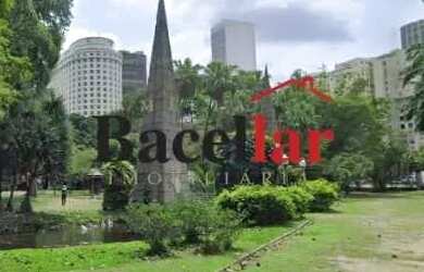 Imagem: O depósito possui 580m² de Área e está localizado em Centro