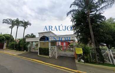 Imagem: A casa em condomínio à venda possui 3 Dormitórios, 3 Banheiros