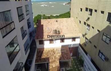 Imagem: A casa possui 4 Dormitórios, 1 Banheiro, 2 Vagas na garagem